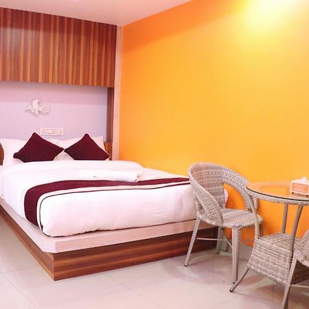 Om Tandoori Hotel カトマンズ エクステリア 写真